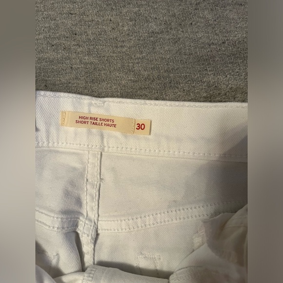 Levi’s high rise shorts BNWT - Picture 3 of 3